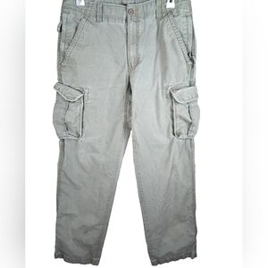 L.L. Bean Men's Cargo Pants in Olive